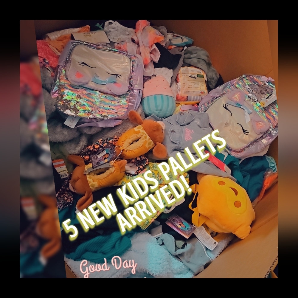 PLEASE LIKE THIS LISTING TO GET NOTIF🎯📢TARGET KIDS PALLET CLOTHES AND SHOE!!!! - Picture 3 of 5
